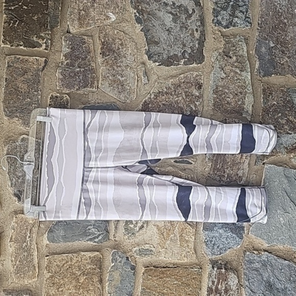 Lululemon Luon fabric marble print 6 legging black and white - Picture 1 of 7